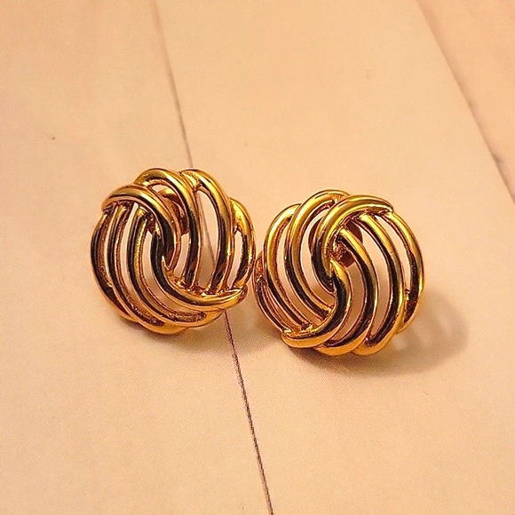 Monet post earrings gold tone - Picture 2 of 4